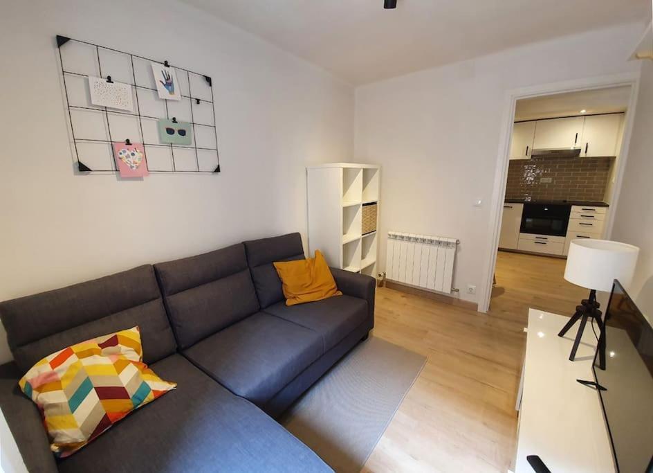 Acogedor Piso En El Centro De Sabinanigo Apartment Luaran gambar